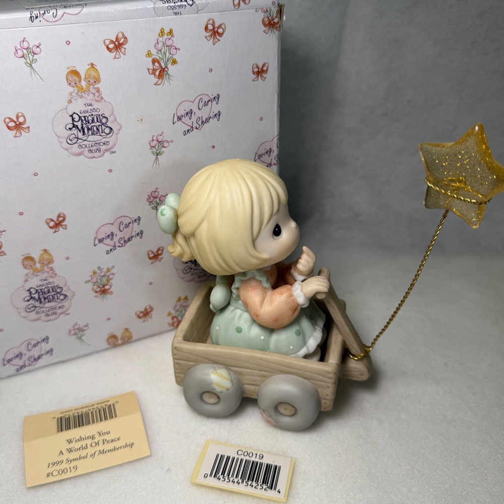Precious Moments Wishing You A World Of Peace 1999 Membership Figurine C0019 Box